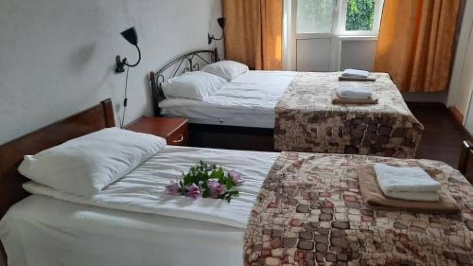 Перша категорія, тримісний